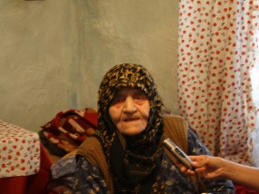 90 χρονών, το σπιτι που μενει ηταν ελληνικο